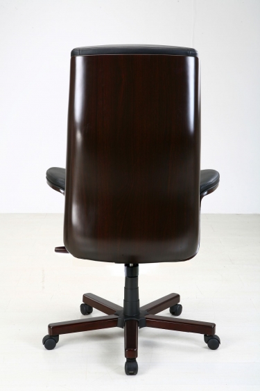 Кресло руководителя EasyChair EChair-405 235109 Черное