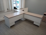 Стол прямой Персона Грата Deka ЛДСП каркас 75.06.14 Дуб Сантана светлый/Белый