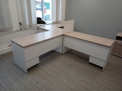 Стол прямой Персона Грата Deka ЛДСП каркас 75.06.14 Дуб Сантана светлый/Белый