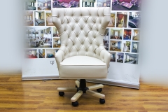 Кресло офисное Gruppo 396 Берардо классика на пятилучье с деревянными накладками