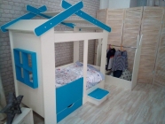 Кровать со ступенькой и ящиком и стеллаж Мир мебели Теремок + Зайка Лазурь-Белый