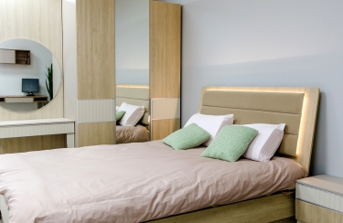 Кровать с подсветкой 1600 мм без ортопедического основания Беатрис МАГ-РИВЕР Палермо/Велюр Алисия/Латте софт